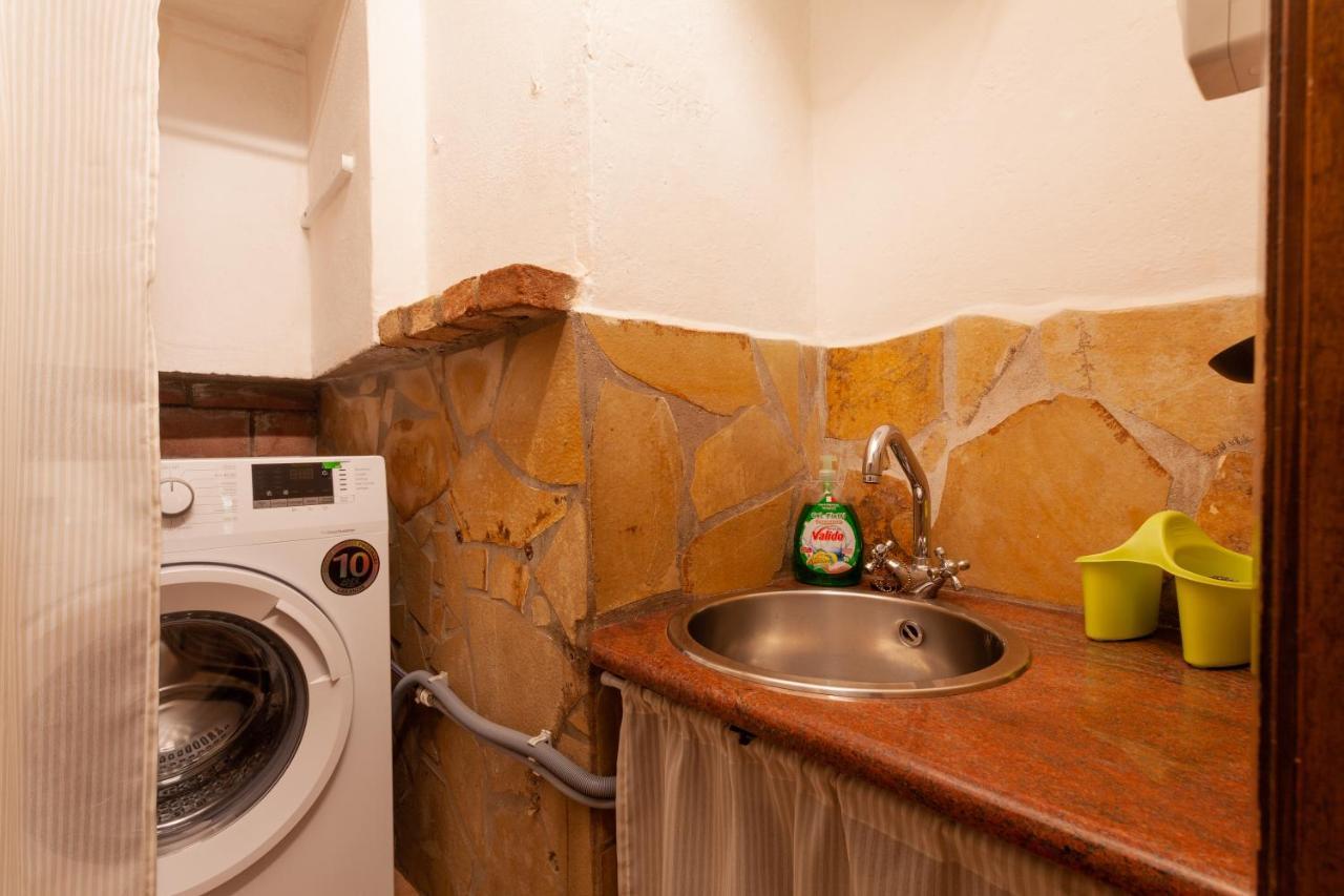 Centro Storico CagliariCasa Tipica Sardaアパートメント エクステリア 写真