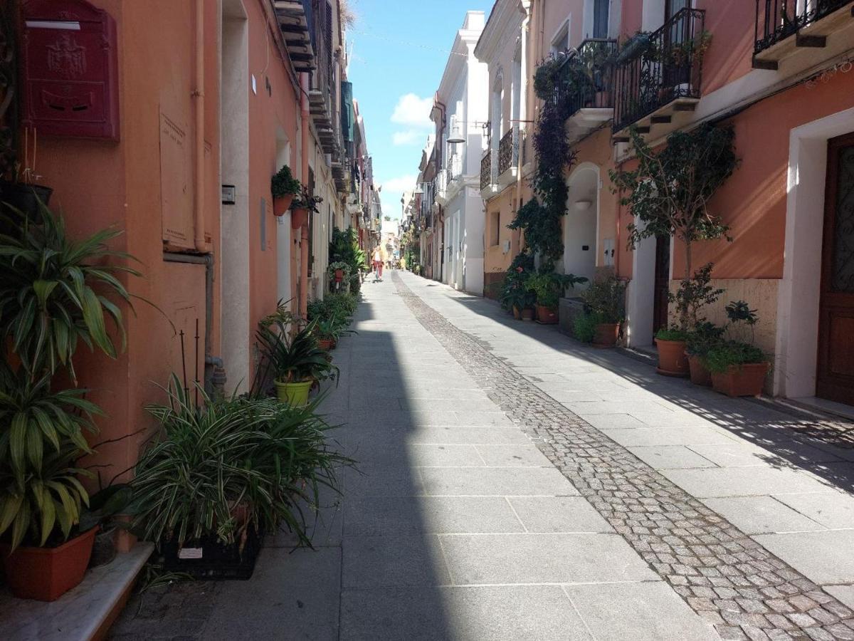 Centro Storico CagliariCasa Tipica Sardaアパートメント エクステリア 写真